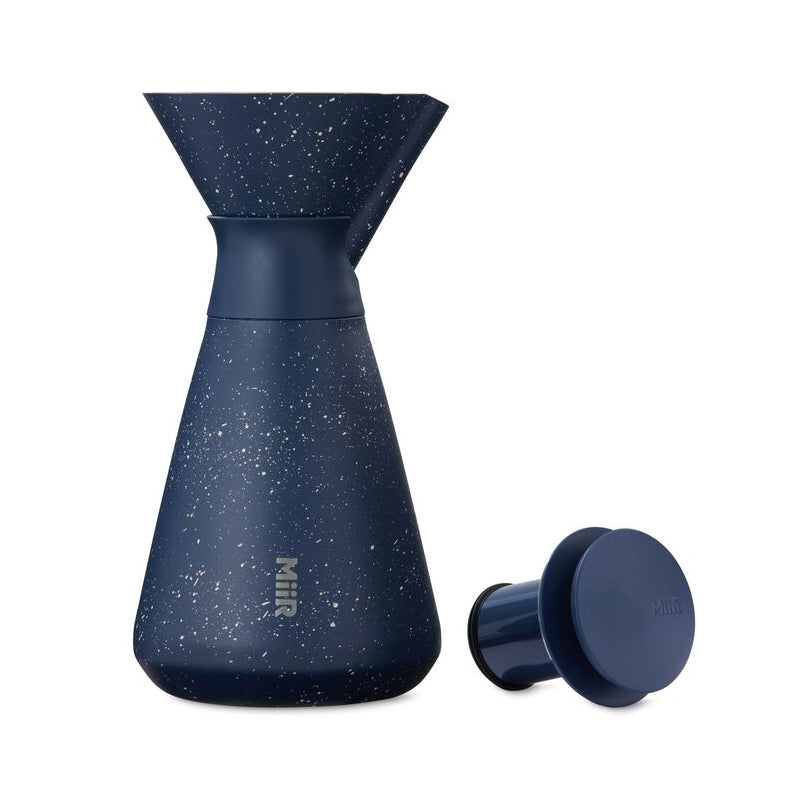 new-standard-carafe-e3 WebPDP-33oz_New_Standard_Carafe_Tidal_Blue_Speckle_Studio__CAR1SVOS225_Front_Lid_Staged.jpg
