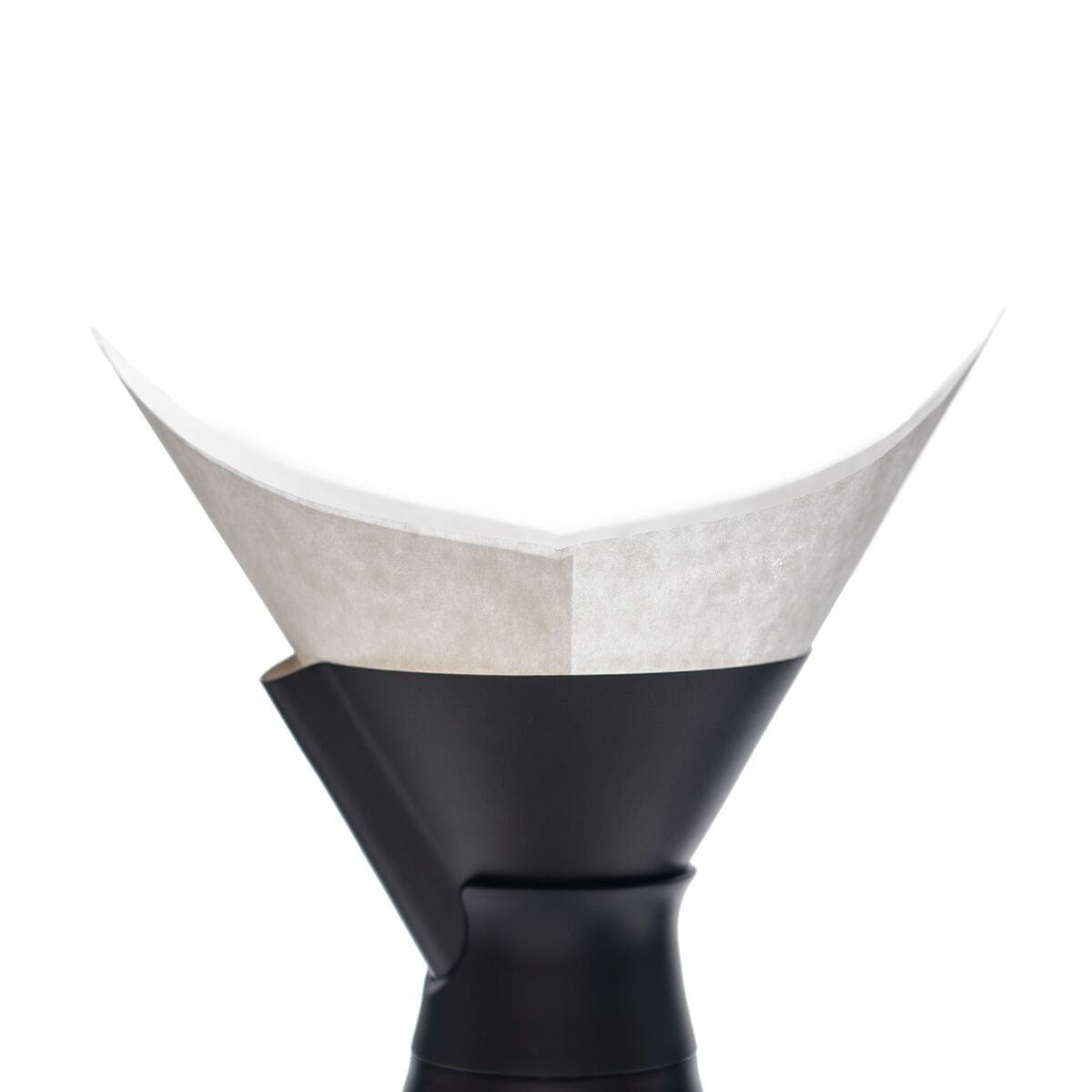new-standard-carafe-coffee-filters-i9 WebPDP-NSCarafeCoffeeFilters_Studio_0223_InUse__CAF1PN00001.jpg