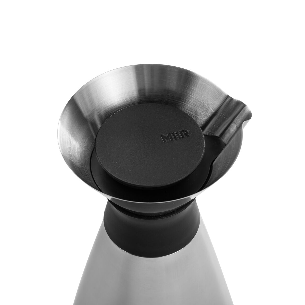 new-standard-carafe-e3 WebPDP-PolishedStainlessCarafe_33oz_SS_StudioX207182024_45degree__CAR1SVOS005.jpg
