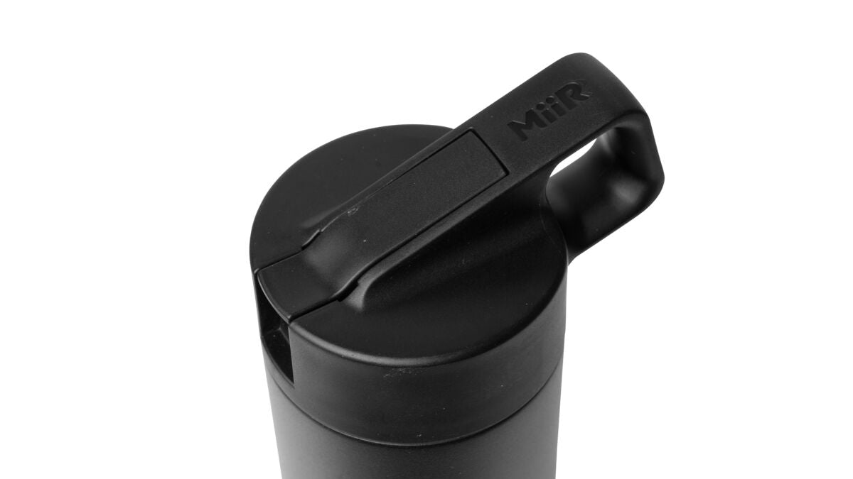 straw-bottle-x4 WebPDP-Straw_Lid_2_Black_Studio_0221_45deg_Closed__WMB1SL20002.jpg