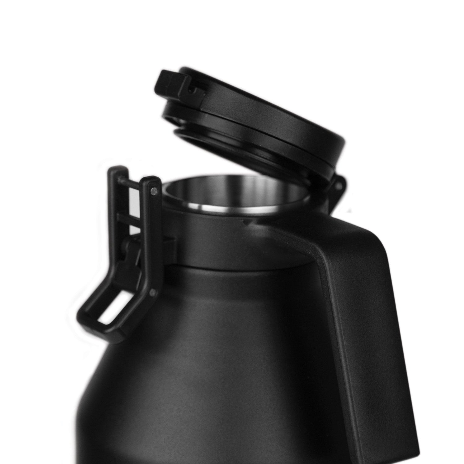 64oz-growler-z5 growlerdetail1_f7b2c86e-8bb8-40fc-b9ae-6f2e9d01276f__402220.jpg